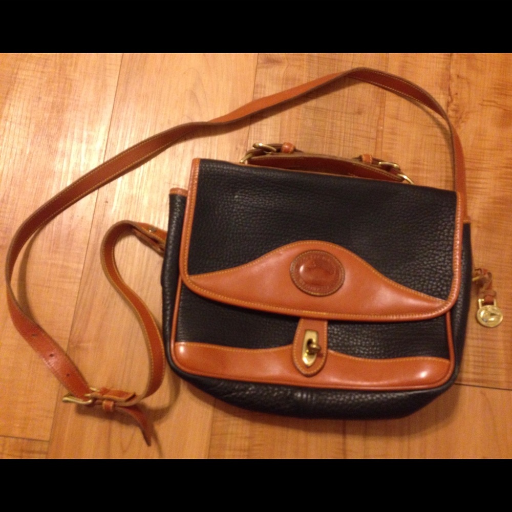 Rare Authentic Dooney&Bourke Vintage Shoulder Bag